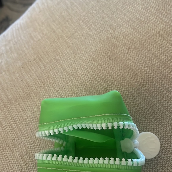 DE Soap holder/travel bag. Holds both DE bar soaps with a divider. - Picture 4 of 4